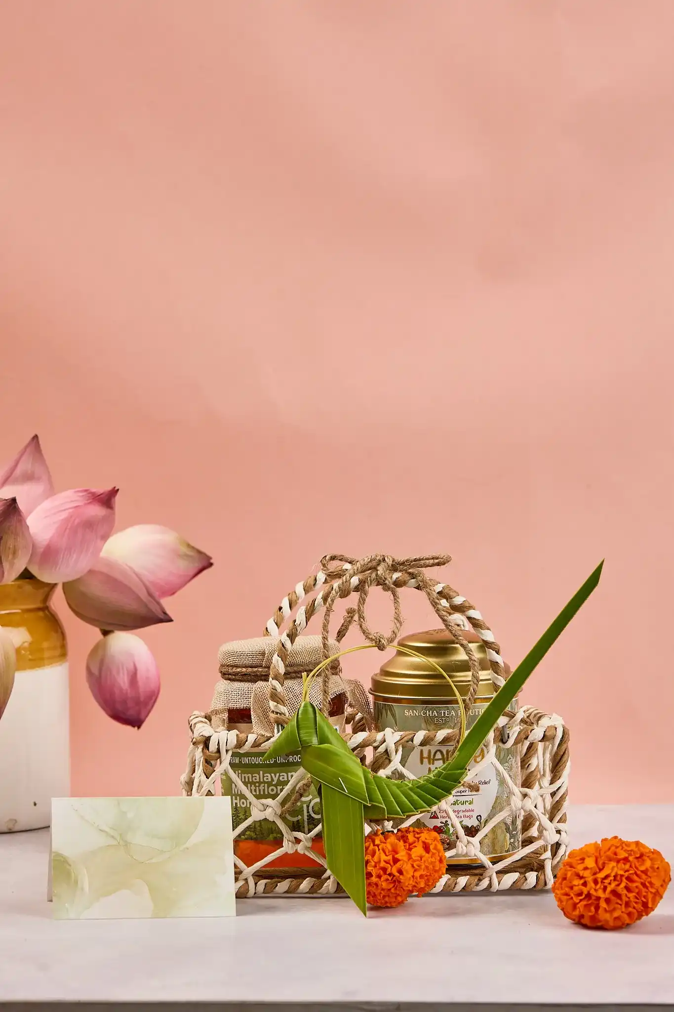 Honey & tea basket - Image 3